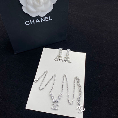 Parure Collier et Boucles d'Oreilles Diamant en Cristal