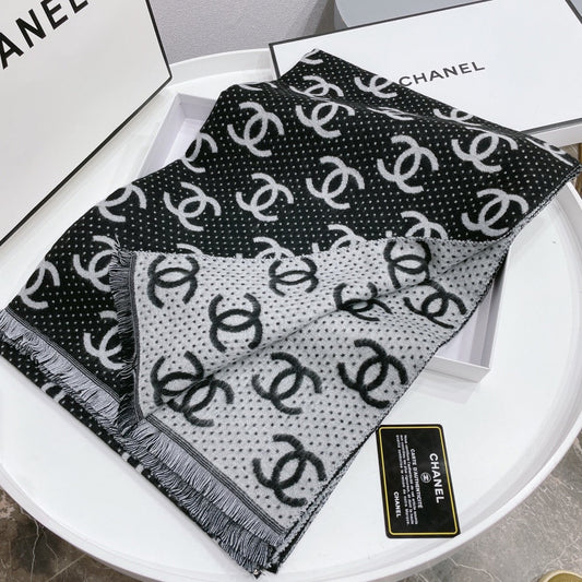 Bufanda pequeña jacquard con logo de temperamento y borde roto