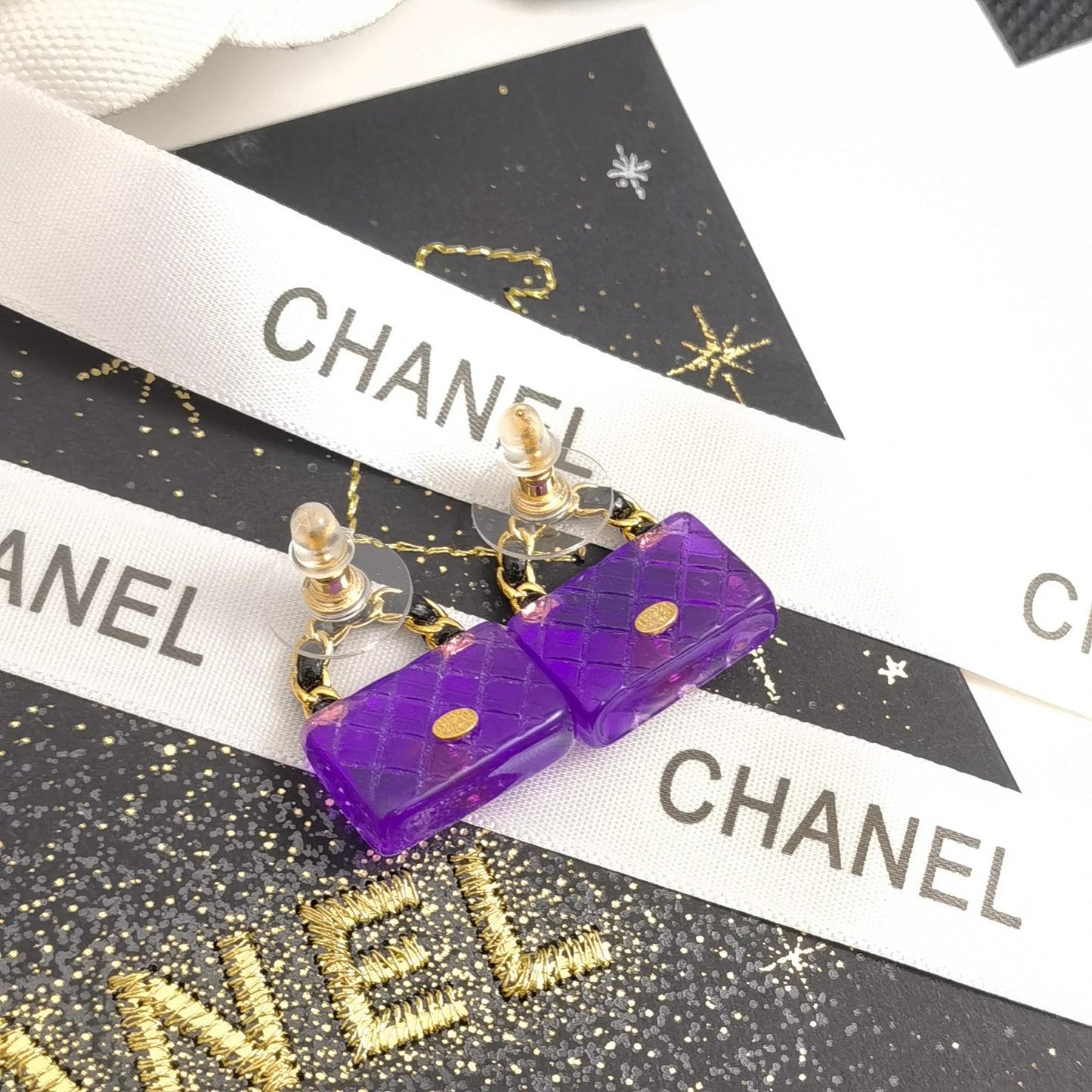 Pendientes Elegantes con Bolsa Morada