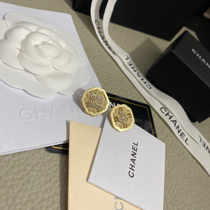 Pendientes de botón de flores de diamante premium