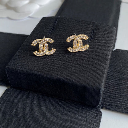 Pendientes brillantes para combinar con todo