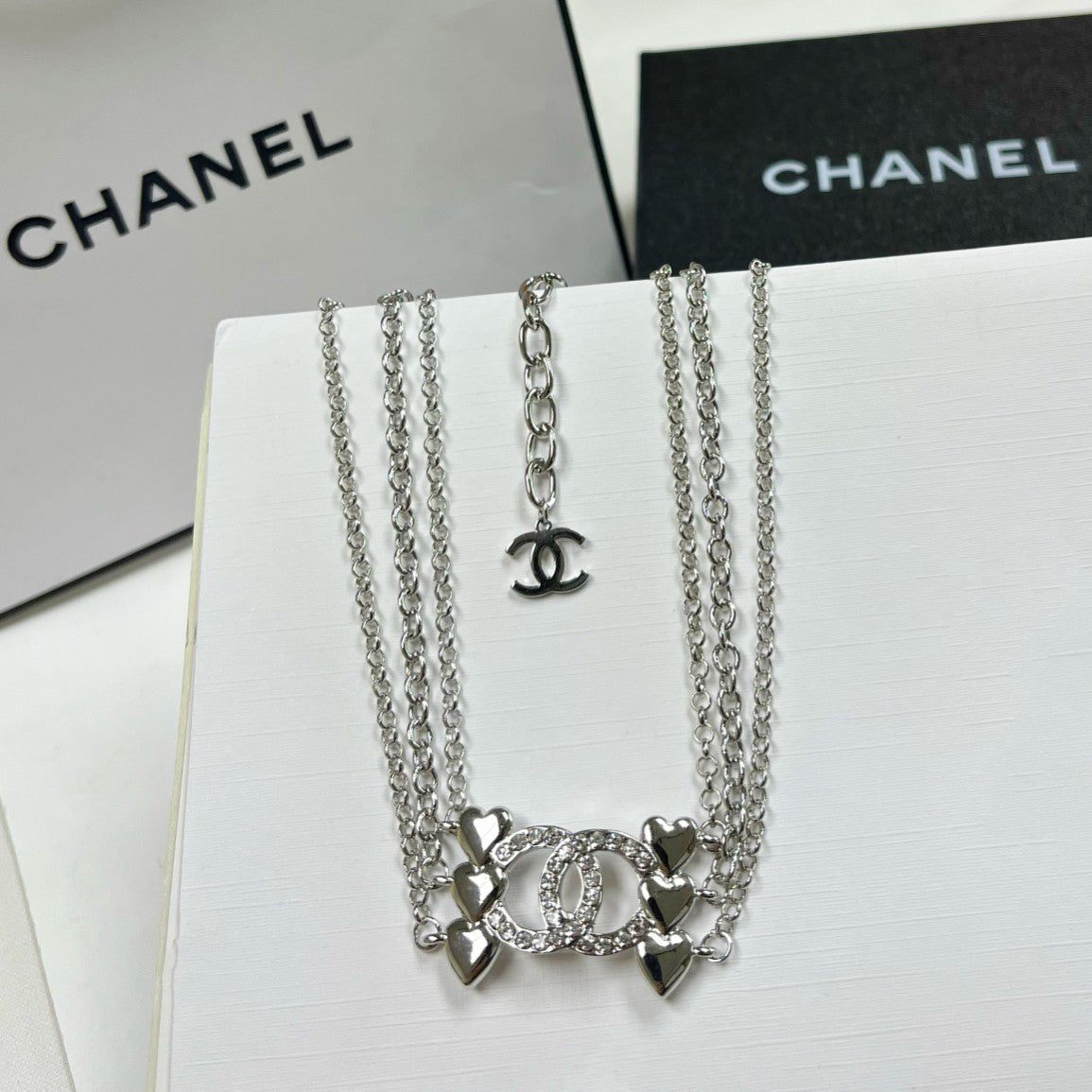 Conjunto de collar y pendientes de clip de diamantes de imitación de corazón de moda