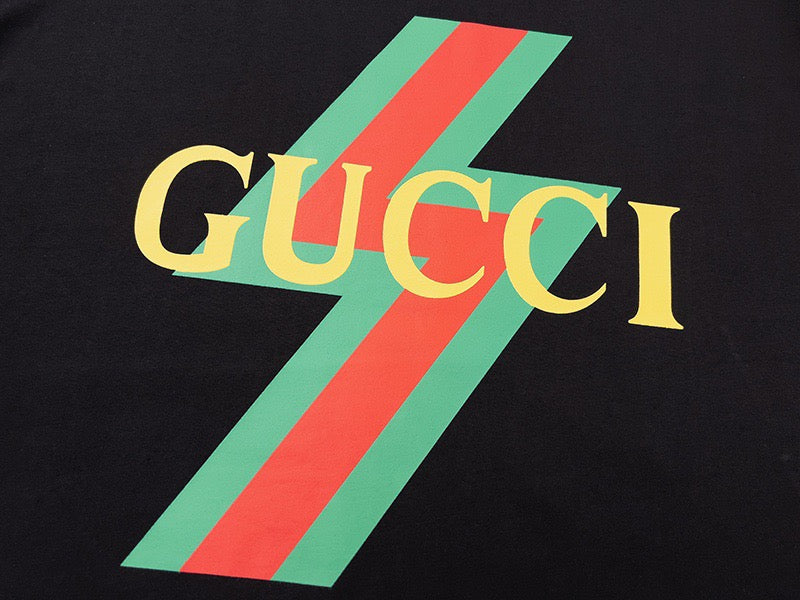 Camiseta con estampado de rayo