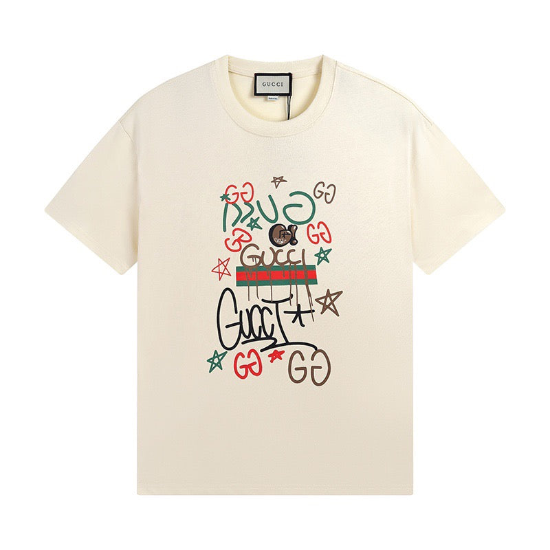 Camiseta con estampado de grafiti