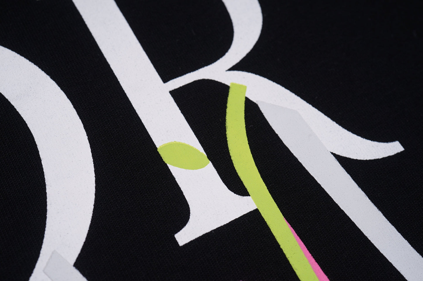 Camiseta con estampado tipo salpicadura de tinta