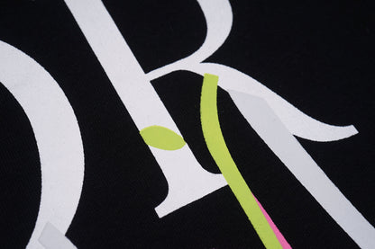 Camiseta con estampado tipo salpicadura de tinta