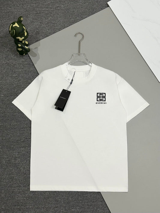 1105 Camiseta clásica nueva con monograma estampado