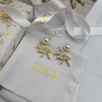 Boucles d'oreilles élégantes en perles et strass lettres