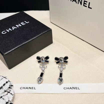 Pendientes de lazo con diamantes de imitación elegantes