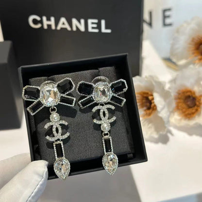 Pendientes de lazo con diamantes de imitación elegantes