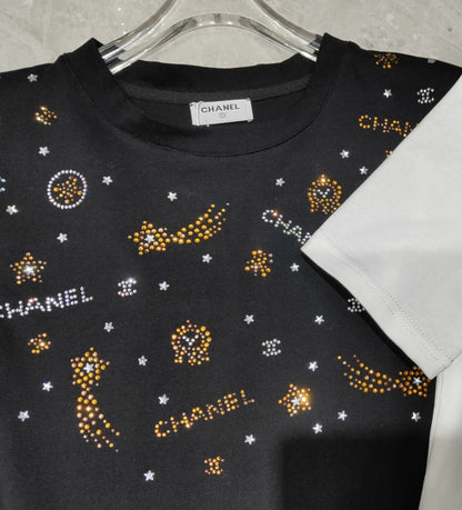 Camisetas con mangas de pedrería