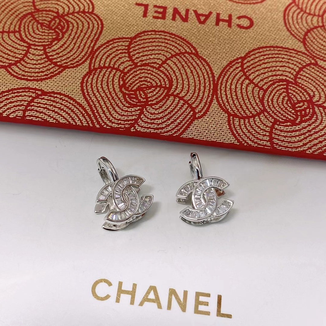 Pendientes de Moda con Logotipo de Diamantes de Imitación