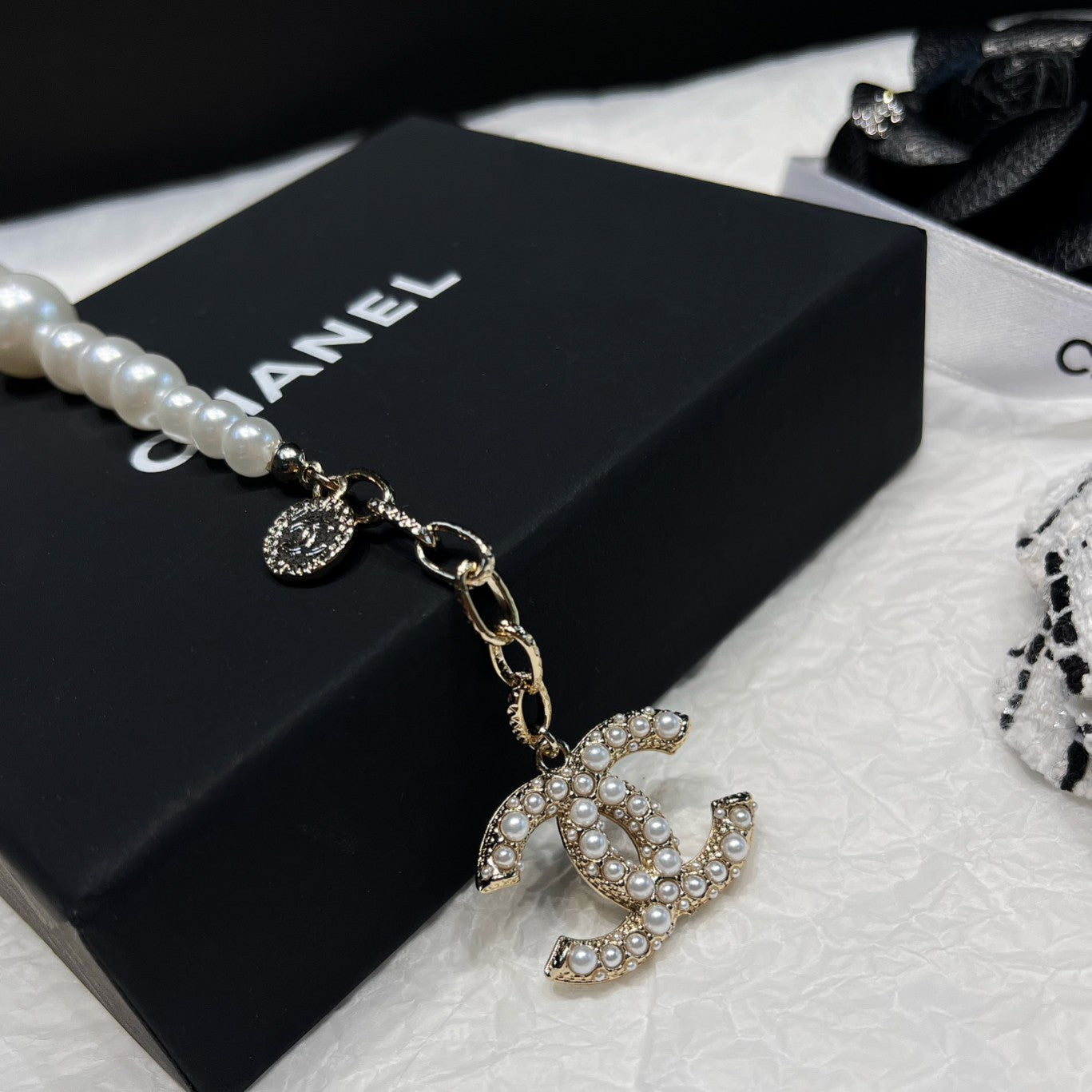 Pulsera de perlas elegante y a la moda