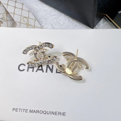 Pendientes de doble capa de perlas y cristales a la moda