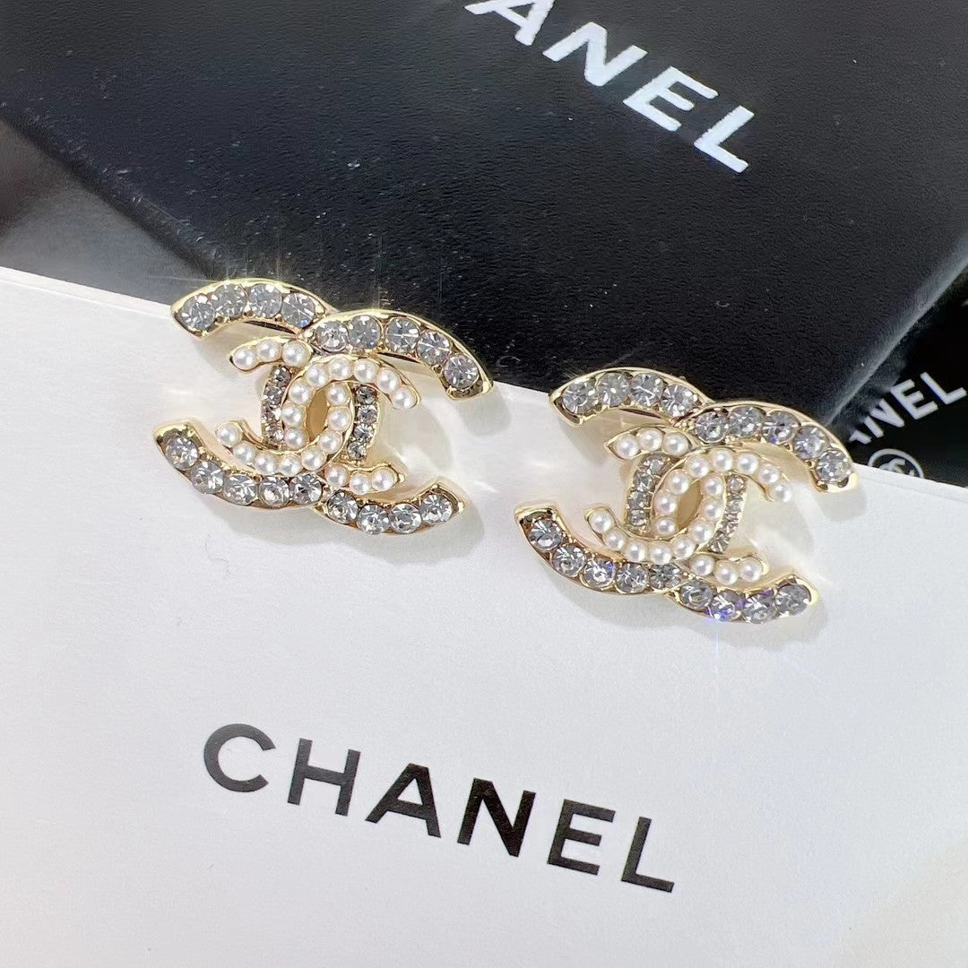 Pendientes de doble capa de perlas y cristales a la moda