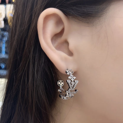 Pendientes de media argolla florales