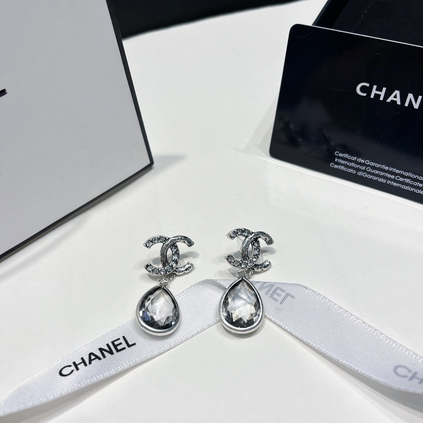 Pendientes de cristal con colgante de temperamento