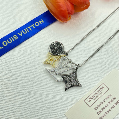 Collier pendentif floral diamant