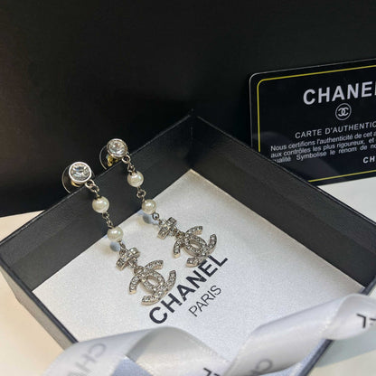 Pendientes largos de cristal de perlas