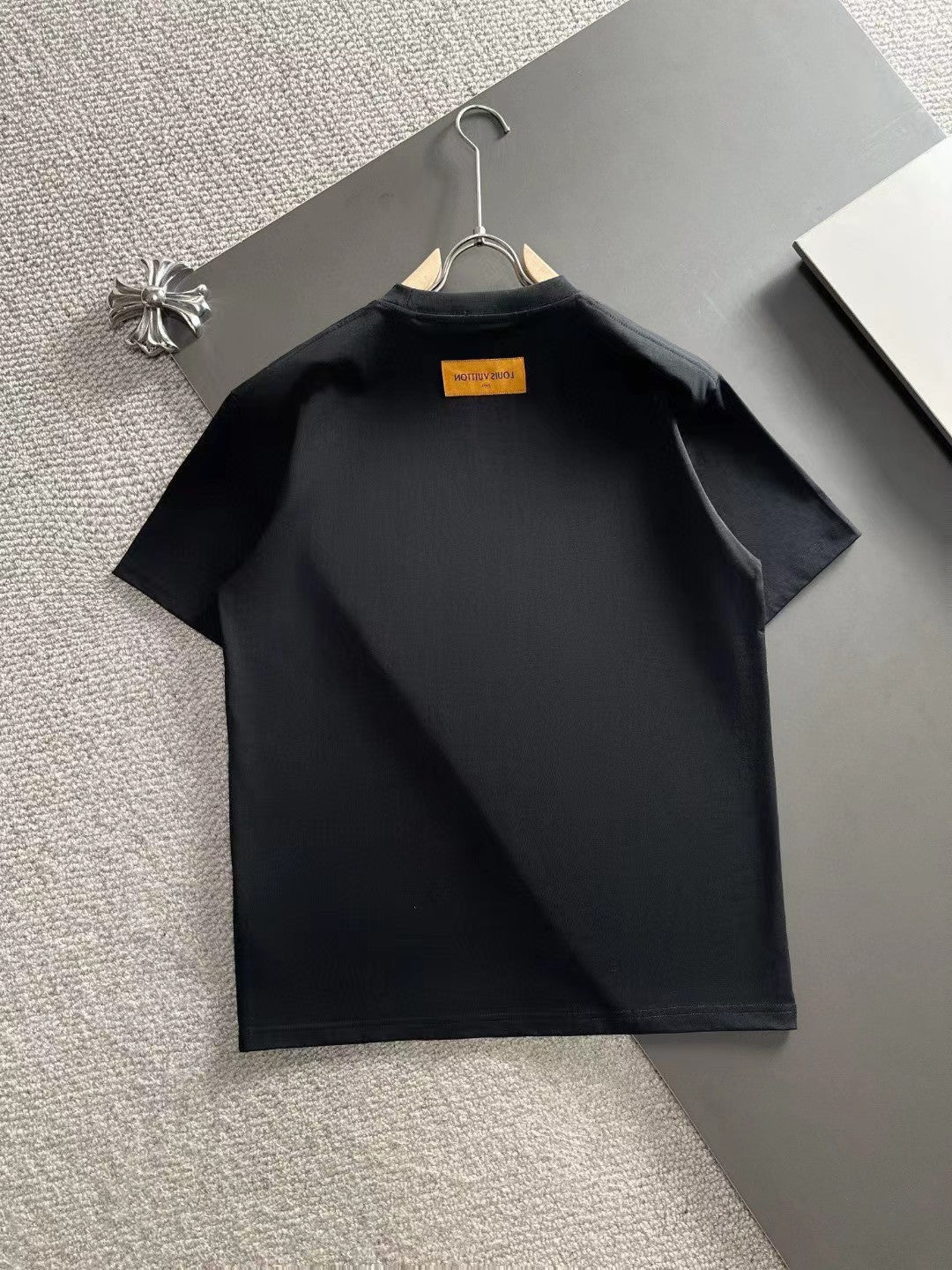 Camiseta clásica con logo estampado