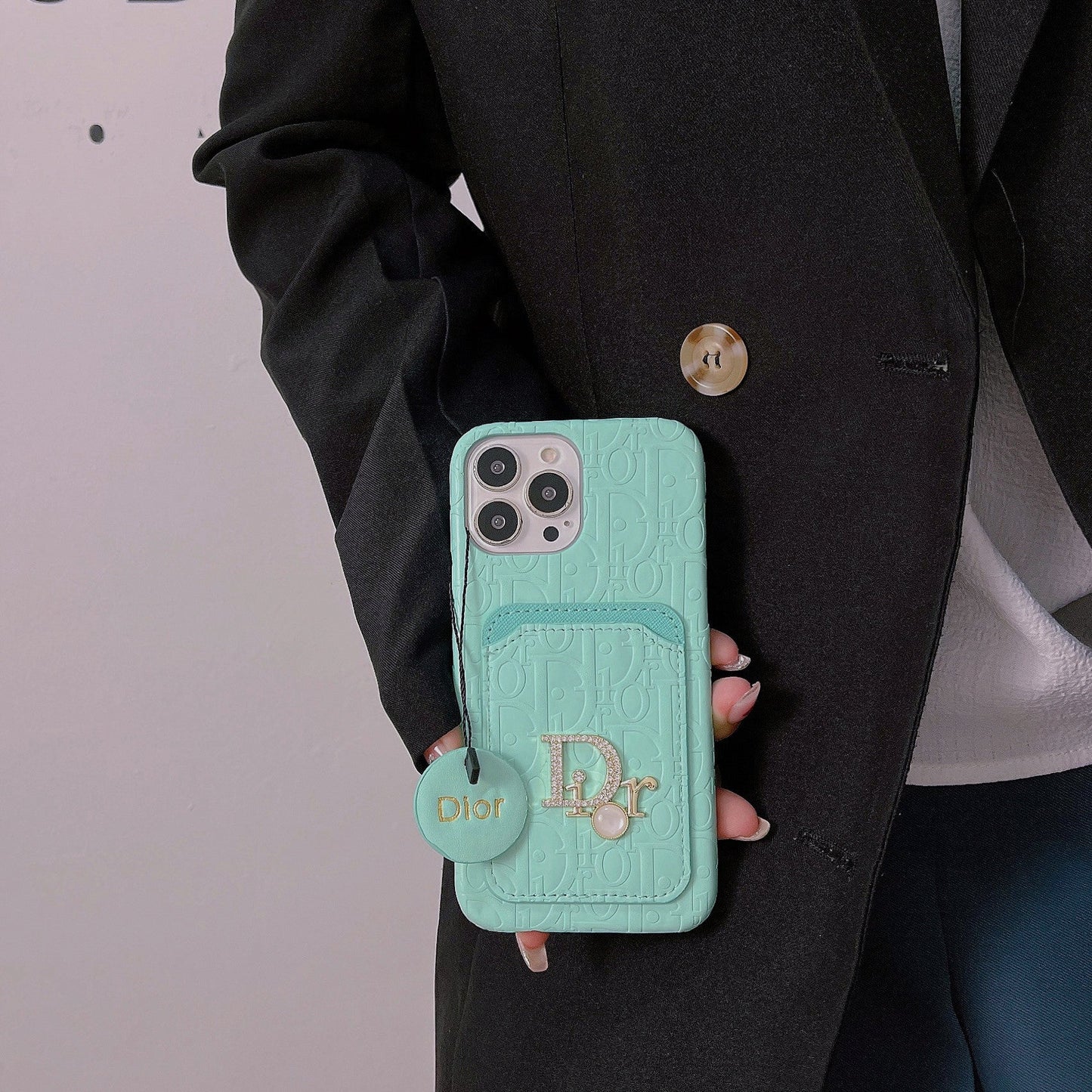 Estuche tarjetero de cuero