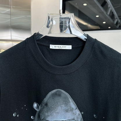 Camiseta con patrón de tiburón
