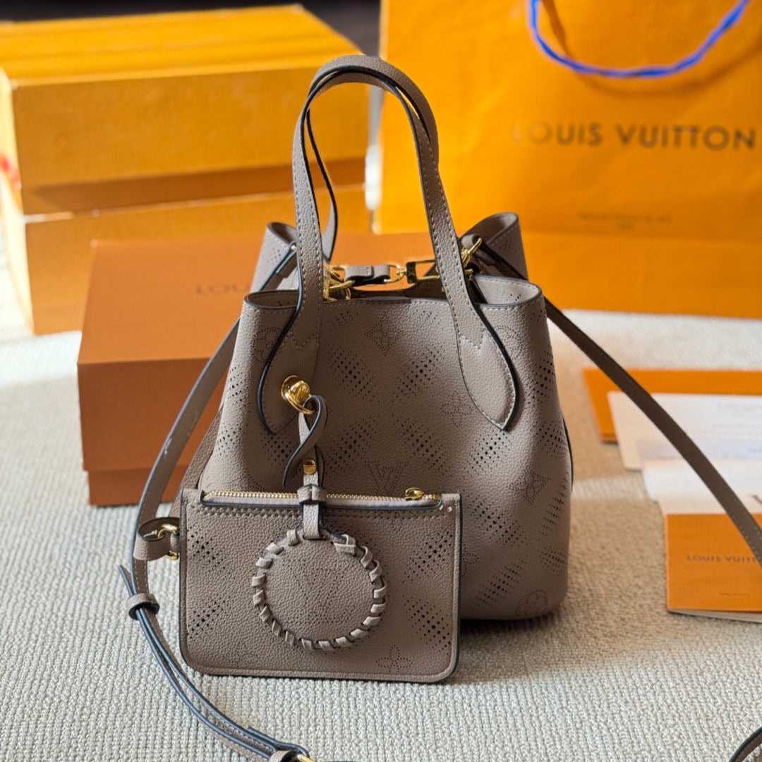 Bolso tote con monograma Hollow Blossom