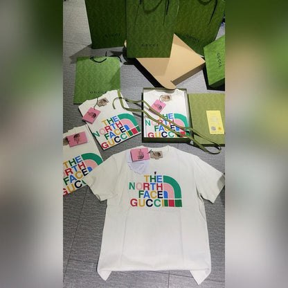 0528 T-shirt en coton co-marqué G