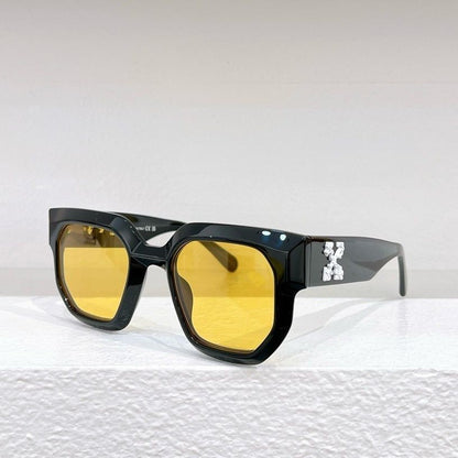 Lunettes de soleil tendance à monture carrée