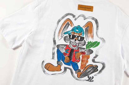 Camiseta con estampado artístico