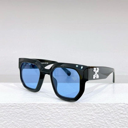 Lunettes de soleil tendance à monture carrée