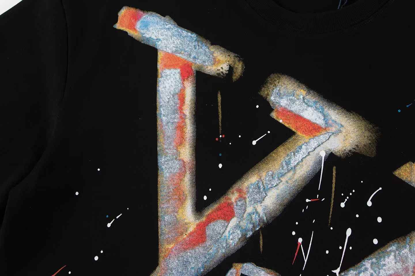 Camiseta estampada de colores nueva