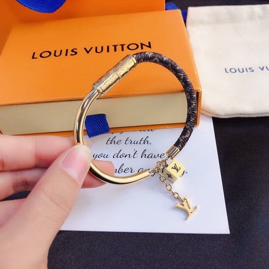 Bracelet de luxe en patchwork de cuir de vache