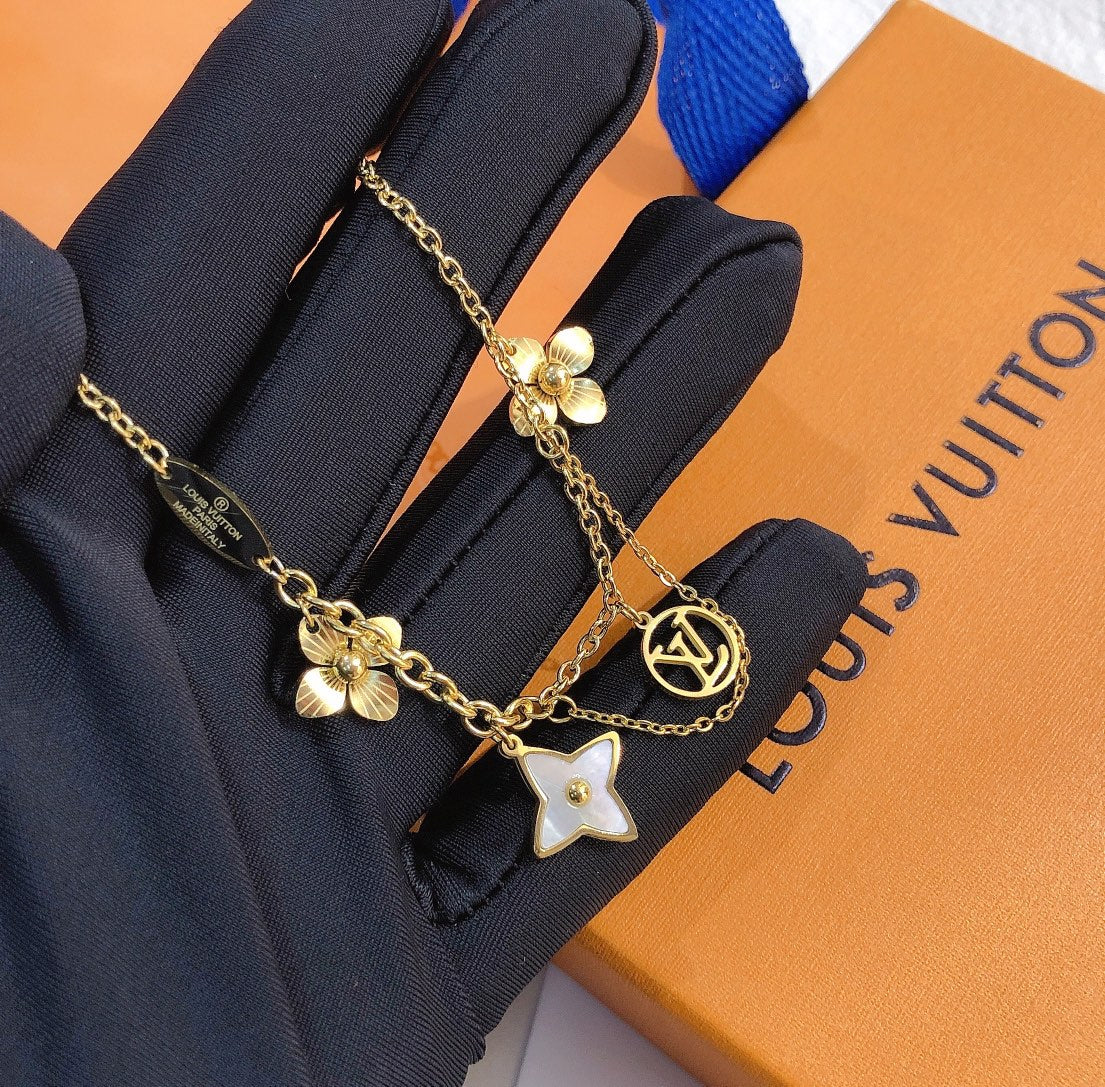 Pulsera colgante hueca de moda