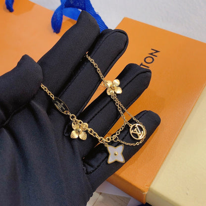Bracelet pendentif ajouré à la mode