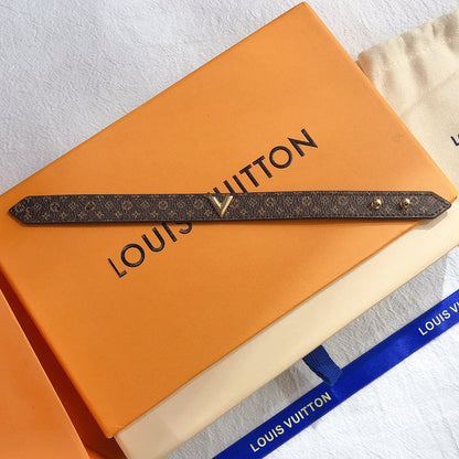 Pulsera clásica de cuero estampado