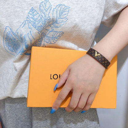Pulsera clásica de cuero estampado
