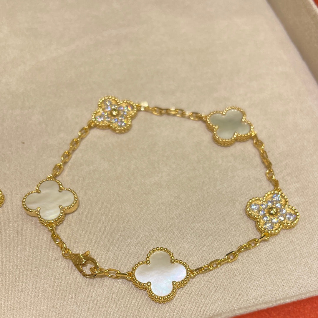 Pulsera de trébol de concha de lujo