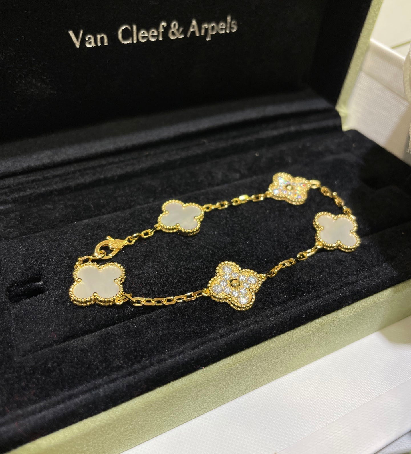 Pulsera de trébol de concha de lujo