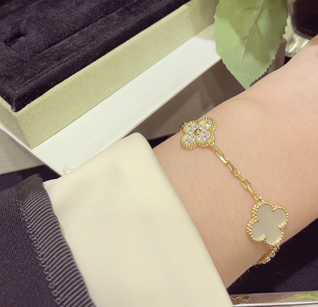 Pulsera de trébol de concha de lujo