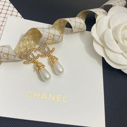 Boucles d'oreilles élégantes en strass et perles