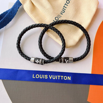 Bracelet classique en cuir noir