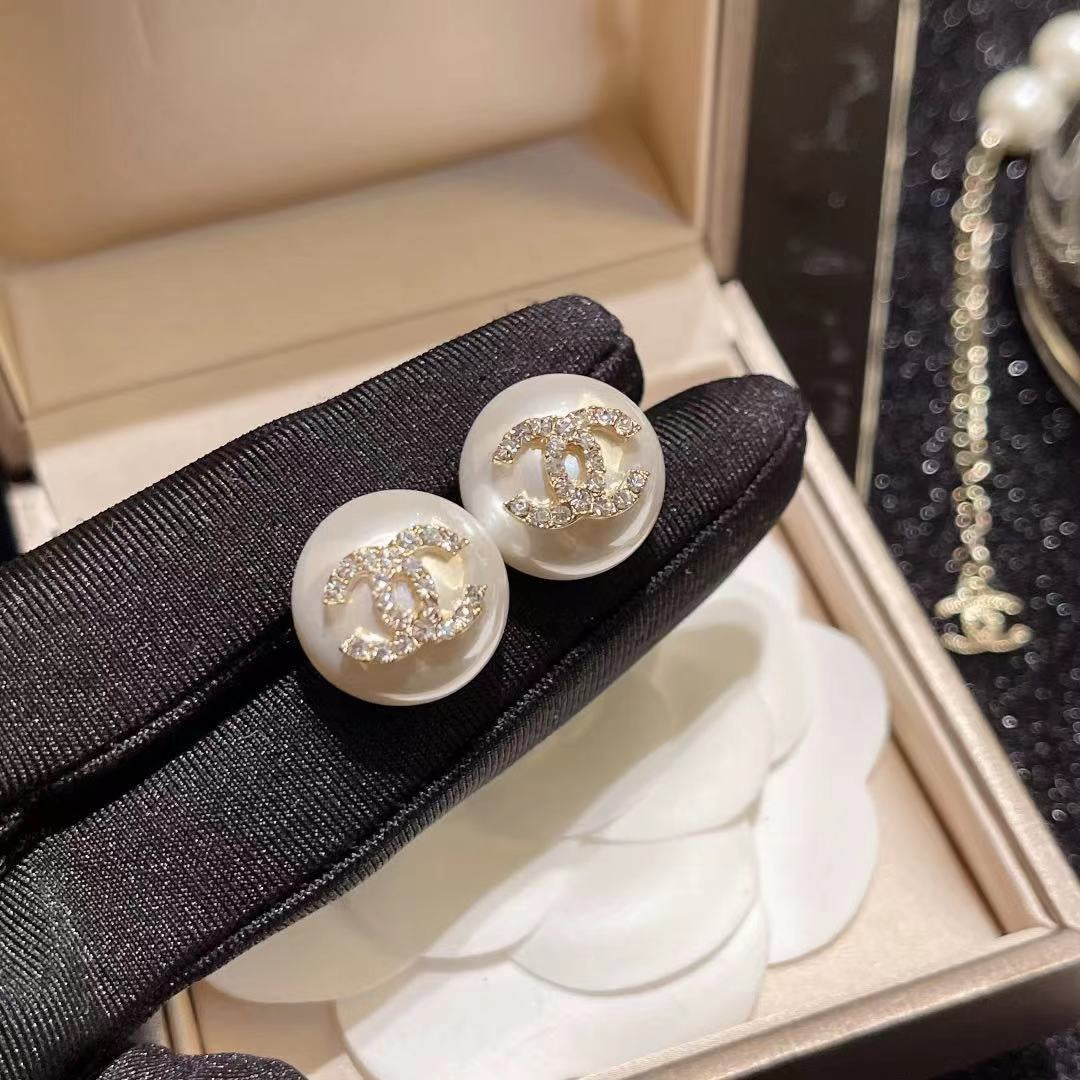 Pendientes Retro Elegantes con Perlas y Diamantes