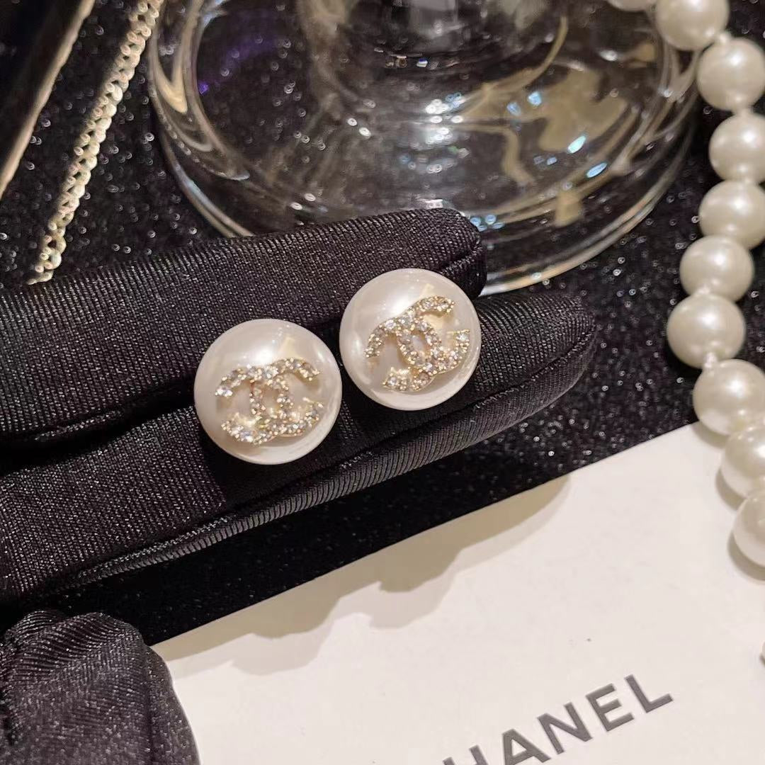 Pendientes Retro Elegantes con Perlas y Diamantes