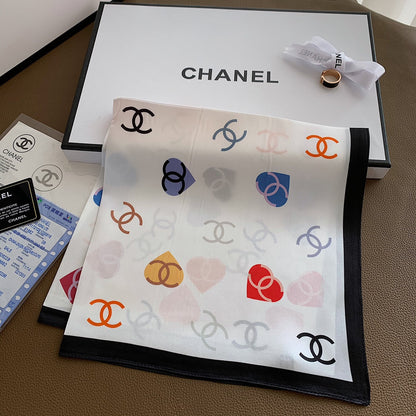 Foulard carré élégant