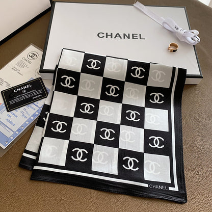 Foulard carré élégant