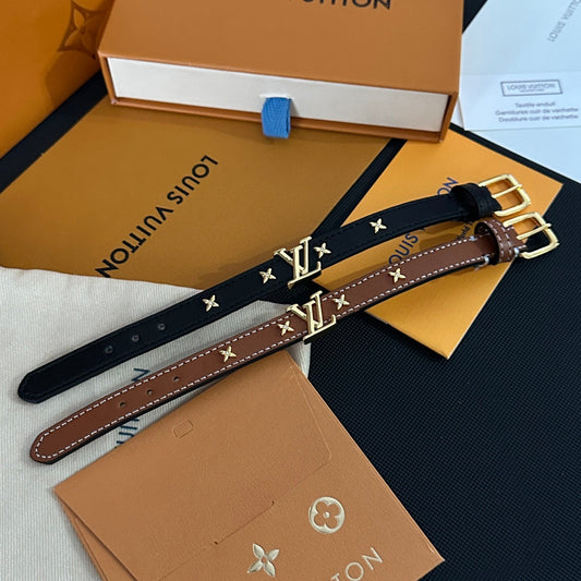 Bracelet en cuir avec logo en métal floral