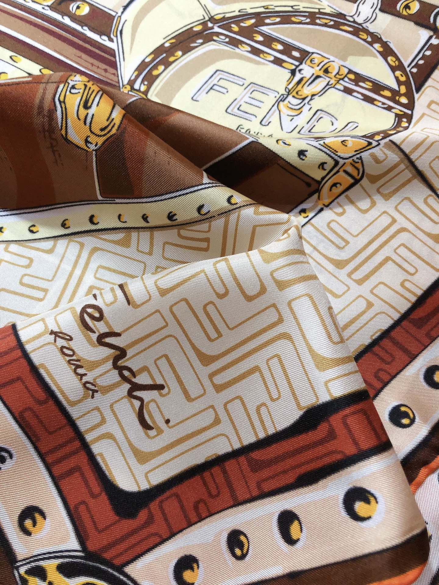Pañuelo de seda estampado gráfico de bolso vintage