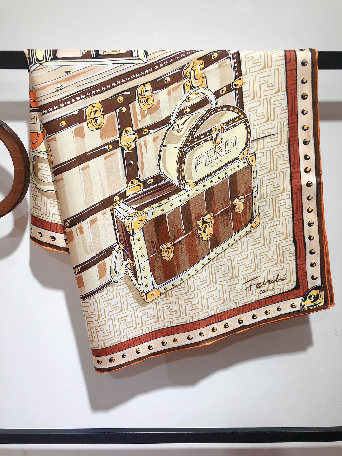Pañuelo de seda estampado gráfico de bolso vintage