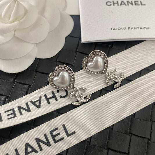 Boucles d'oreilles cœur élégantes en perles